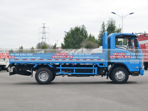 ISUZU KV100 Single-Row Lattice-Side Light Cargo Truck Side