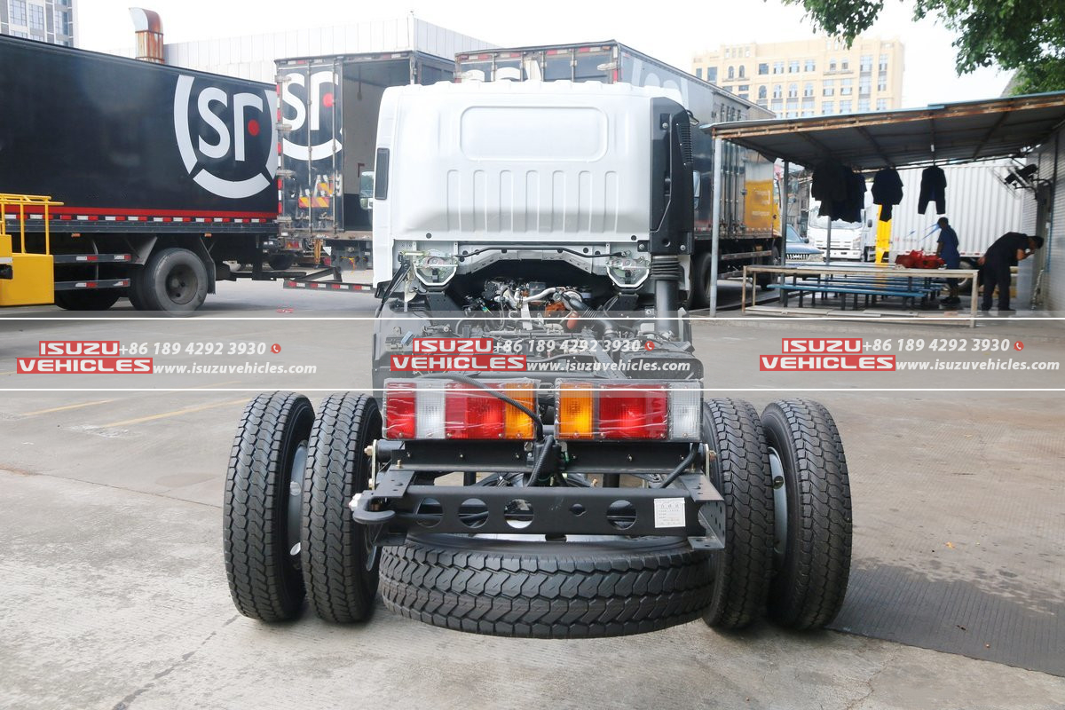 ISUZU KV600 Refrigerated Truck Chassis Very Back ISUZU KV600 Refrigerated Truck Chassis Very Back