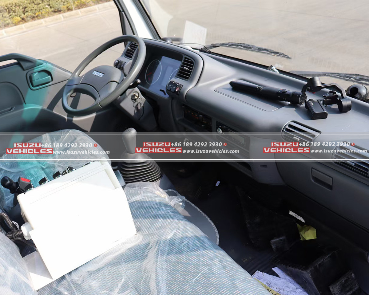 ISUZU Mini Street Sweeper Truck Cab ISUZU Mini Street Sweeper Truck Cab