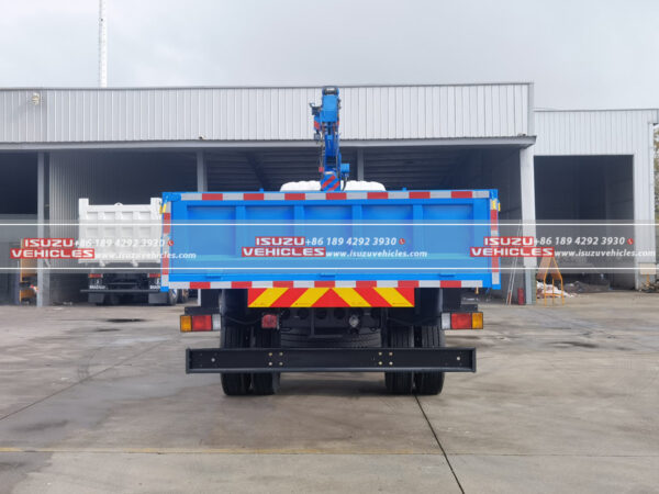 ISUZU Offroad Truck Mounted 5 Ton XCMG Crane Back