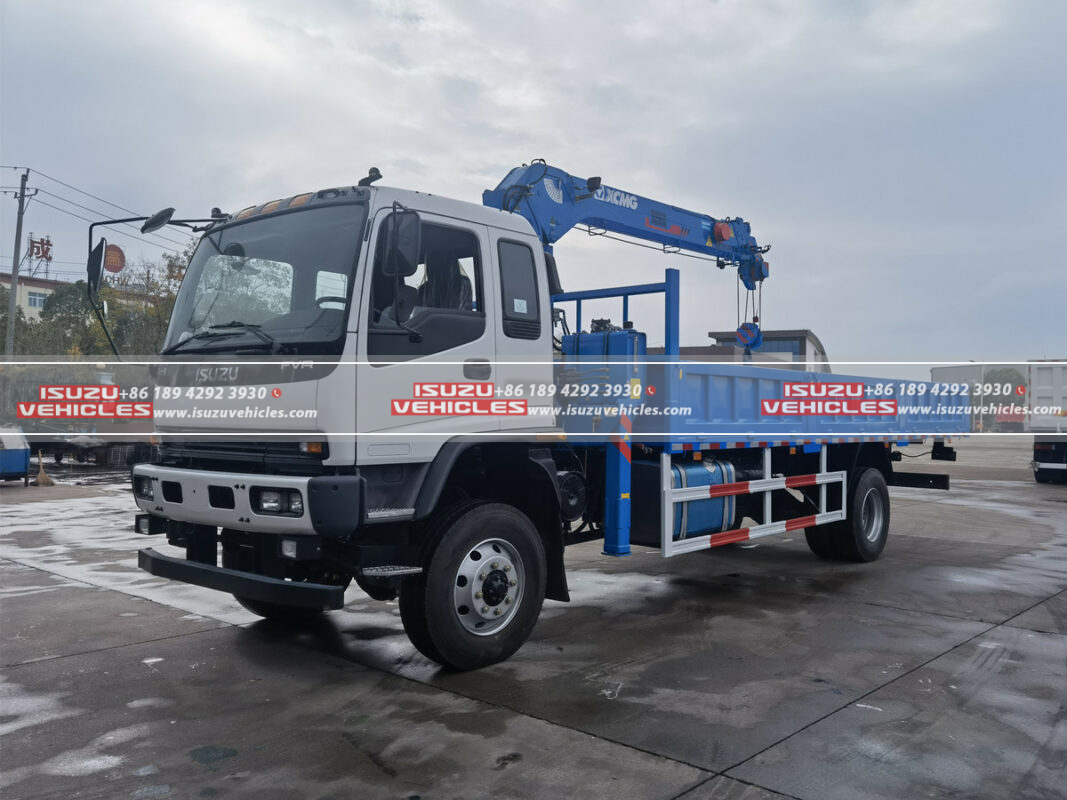 ISUZU Offroad Truck Mounted 5 Ton XCMG Crane Right