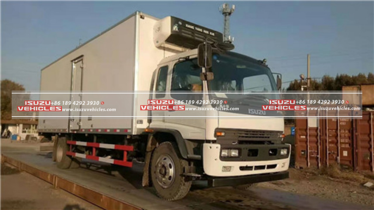 ISUZU Refrigerated Truck side