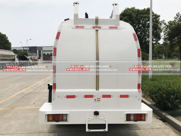 ISUZU Side Loader Compactor Truck Back