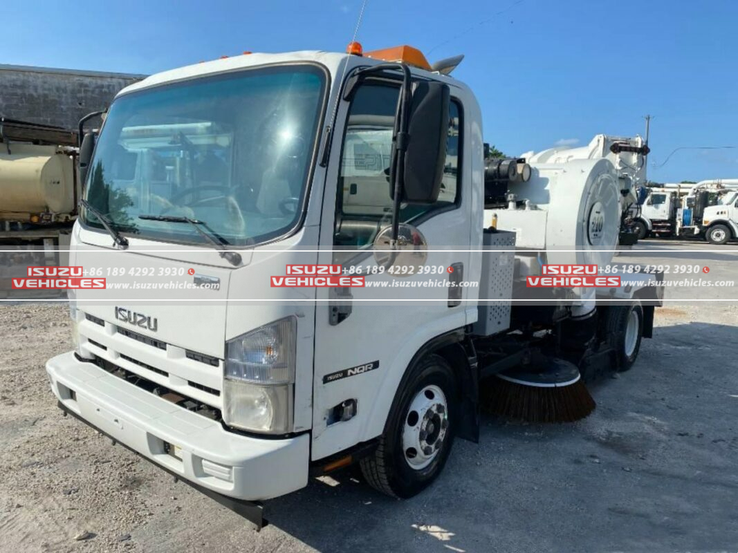 ISUZU Sweeper Trucks Roll Out in Guatemala: Cleaner Streets Ahead