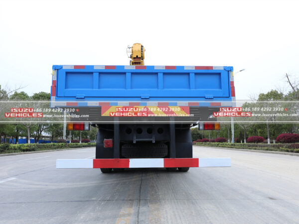 ISUZU Truck Mounted 12 Ton XCMG Crane Back