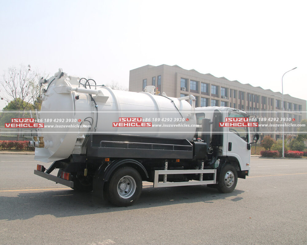 ISUZU Vacuum Sewer Truck Back