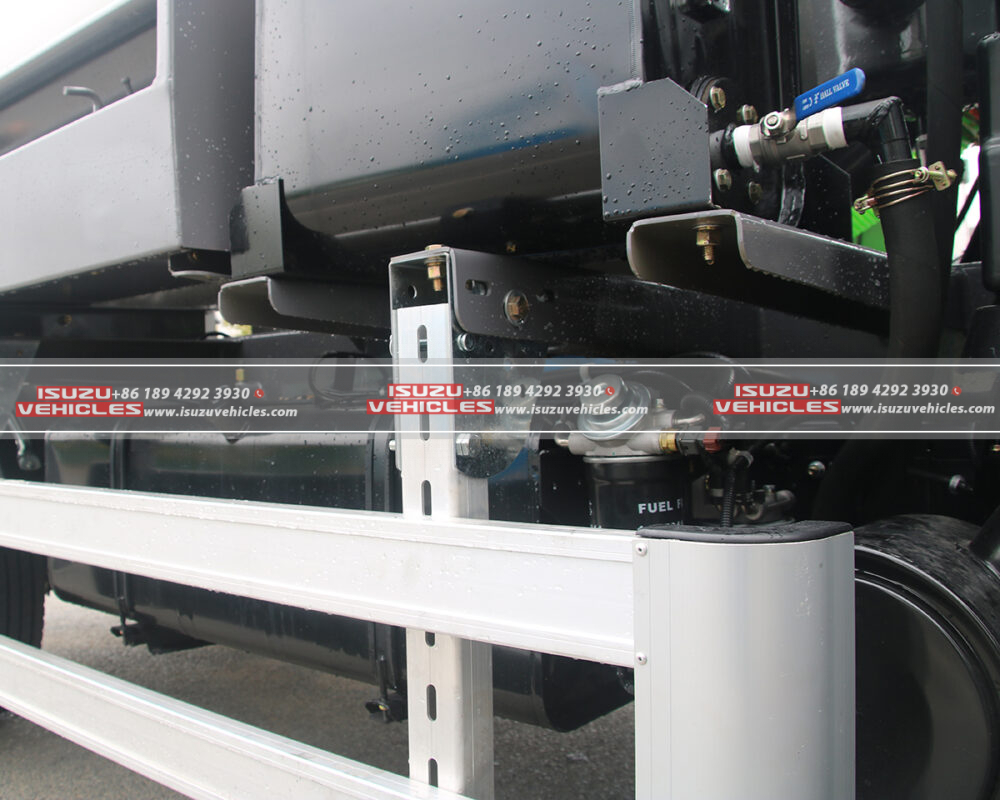 ISUZU Vacuum Sewer Truck Fuel Tank