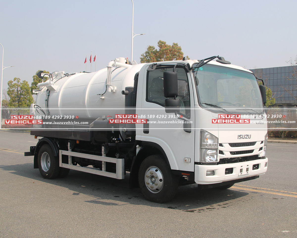 ISUZU Vacuum Sewer Truck Left ISUZU Vacuum Sewer Truck Left