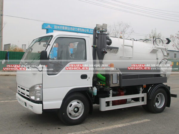 ISUZU Vacuum Sewer Truck Side View