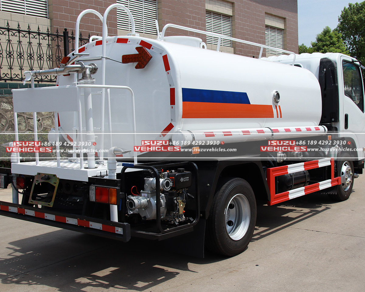 ISUZU Water Tank Bowser Truck Back Details ISUZU Water Tank Bowser Truck Back Details