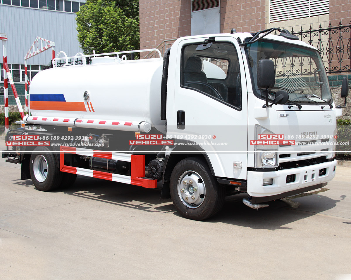 ISUZU Water Tank Bowser Truck Front ISUZU Water Tank Bowser Truck Front