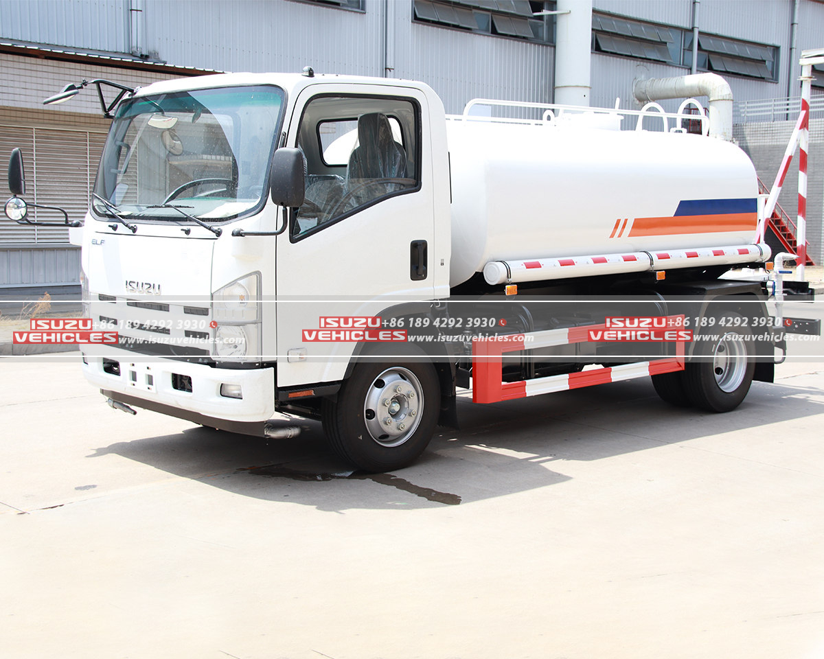 ISUZU Water Tank Bowser Truck View ISUZU Water Tank Bowser Truck View