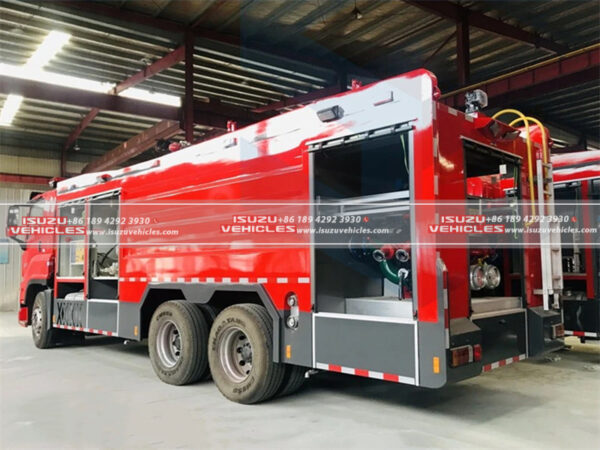 ISUZU Water Tank and Rescue Service Fire Fighting Truck Back Details