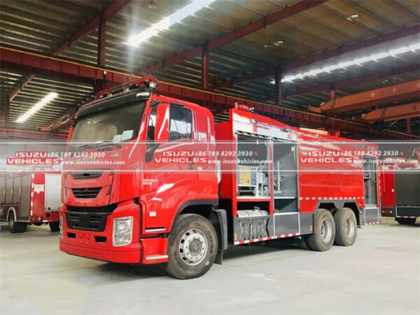 ISUZU Water Tank and Rescue Service Fire Fighting Truck Left Head