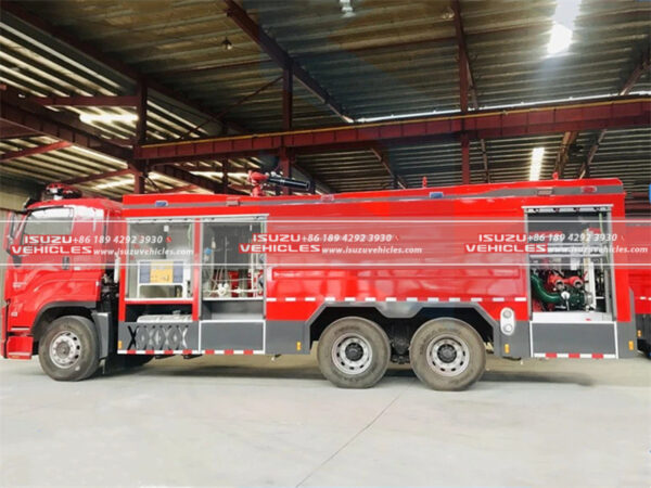 ISUZU Water Tank and Rescue Service Fire Fighting Truck Side
