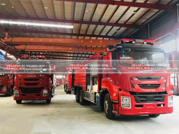 ISUZU Water Tank and Rescue Service Fire Fighting Truck Side Head