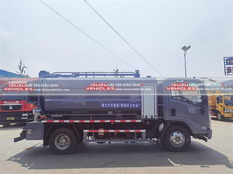 Efficiency and Power The ISUZU Sewer Jetting Truck Review3