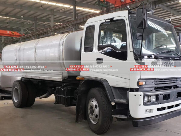 ISUZU 10 CBM Water Tanker Truck Front