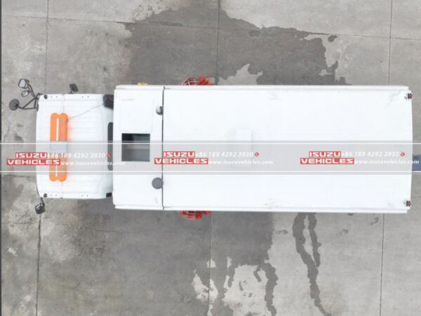 ISUZU 6 CBM Road Sweeper Truck overside