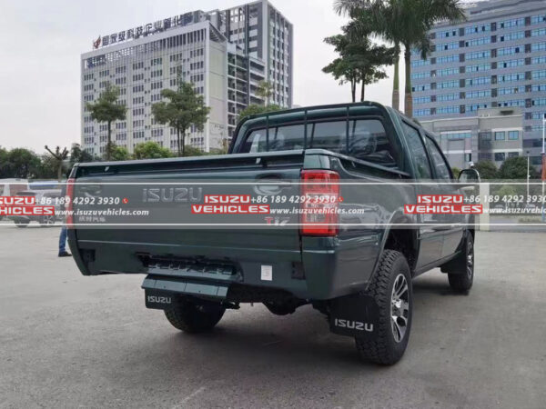 ISUZU 3.0T 143 Horsepower Pickup Truck Back Left