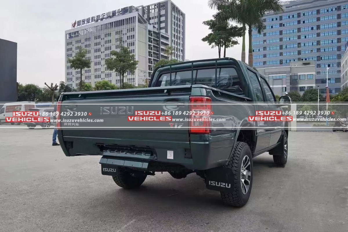 ISUZU 3.0T 143 Horsepower Pickup Truck Back Left ISUZU 3.0T 143 Horsepower Pickup Truck Back Left