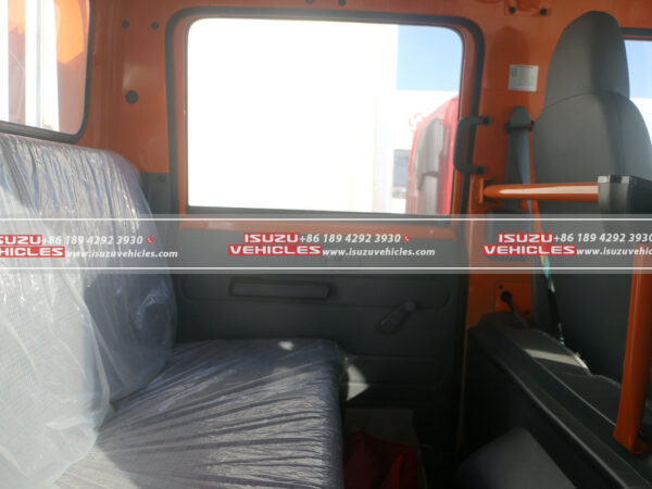 ISUZU 600P 2.6 Meter Cargo Truck Cab 2