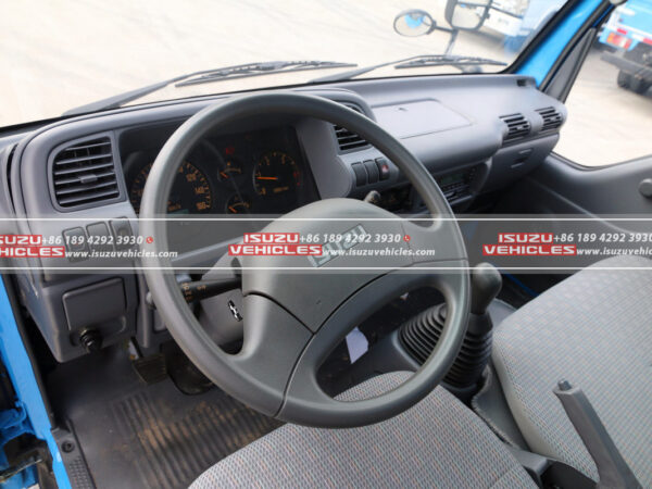 ISUZU 600P 4.2 Meter Box Van Truck Cab
