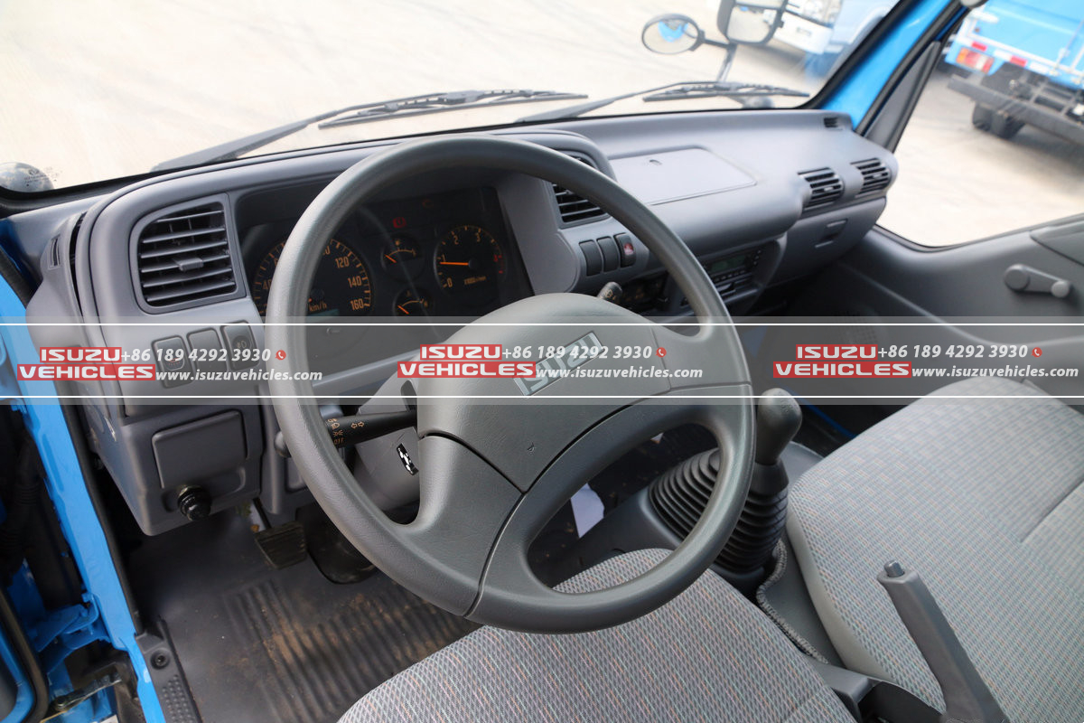 ISUZU 600P 4.2 Meter Box Van Truck Cab ISUZU 600P 4.2 Meter Box Van Truck Cab