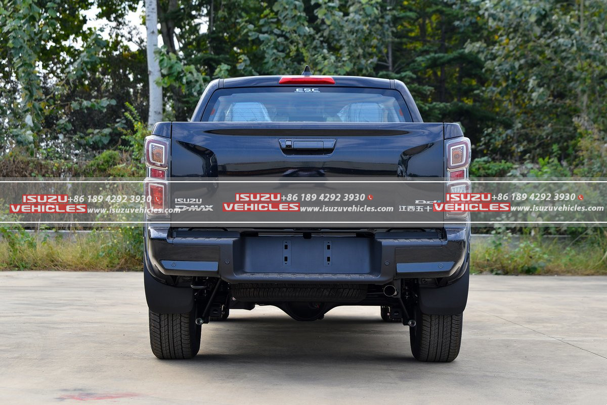 ISUZU D-MAX V-CROSS 1.9T Pickup Truck Back ISUZU D-MAX V-CROSS 1.9T Pickup Truck Back