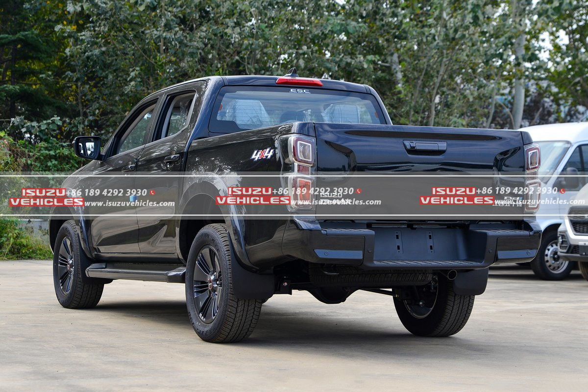 ISUZU D-MAX V-CROSS 1.9T Pickup Truck Side Back ISUZU D-MAX V-CROSS 1.9T Pickup Truck Side Back