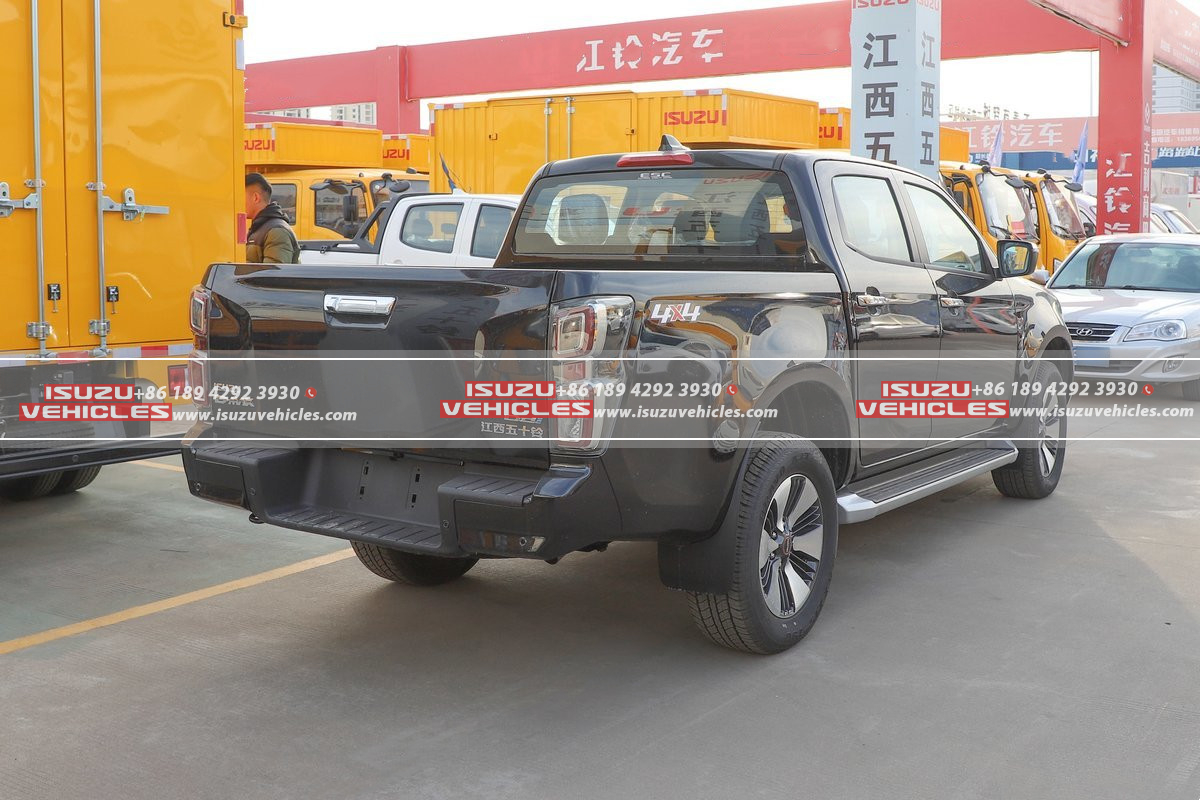 ISUZU D-Max 4X4 AMT Pickup Truck Side ISUZU D-Max 4X4 AMT Pickup Truck Side