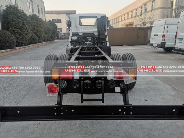 ISUZU GIGA 6.6 Meter Cargo Truck Back