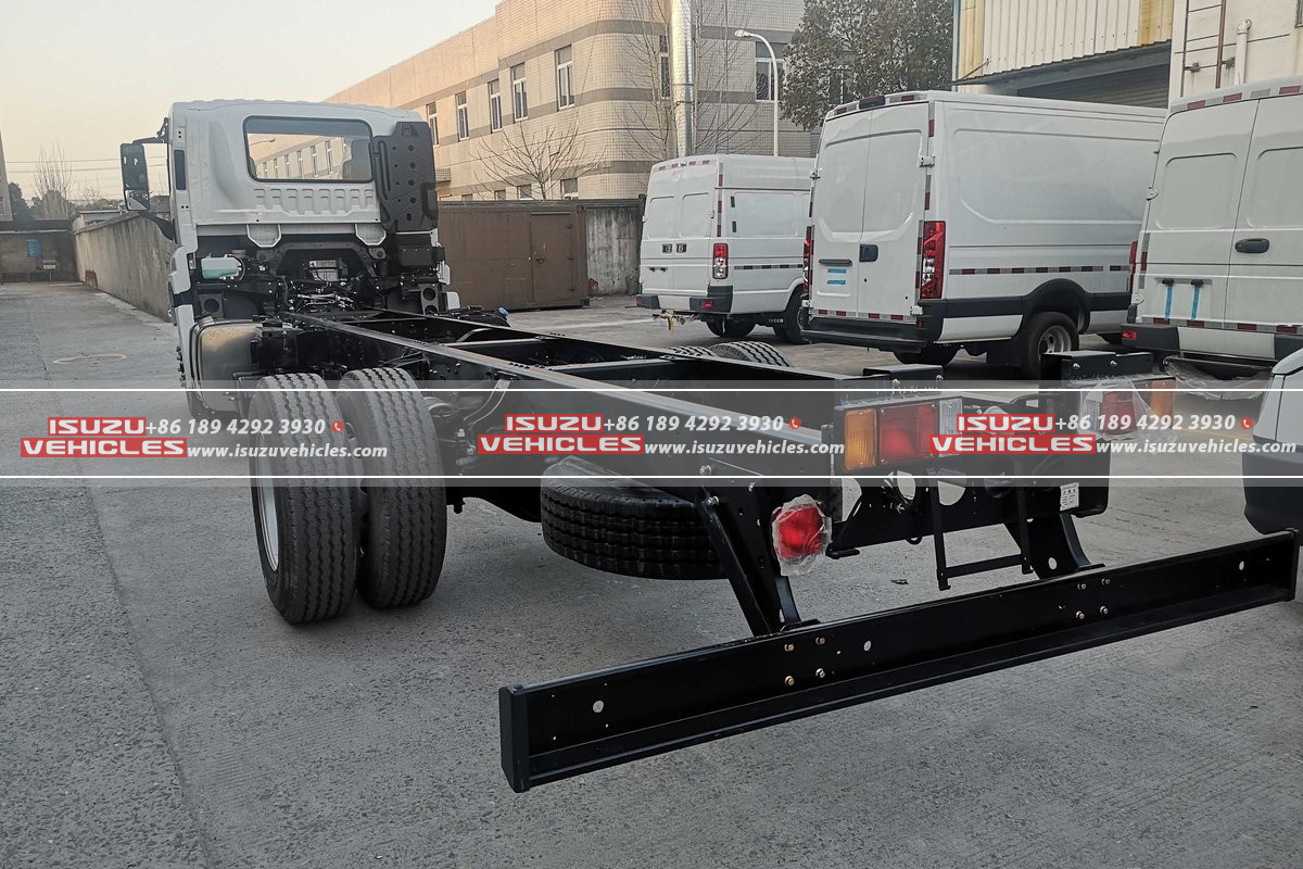 ISUZU GIGA 6.6 Meter Cargo Truck Chassis ISUZU GIGA 6.6 Meter Cargo Truck Chassis