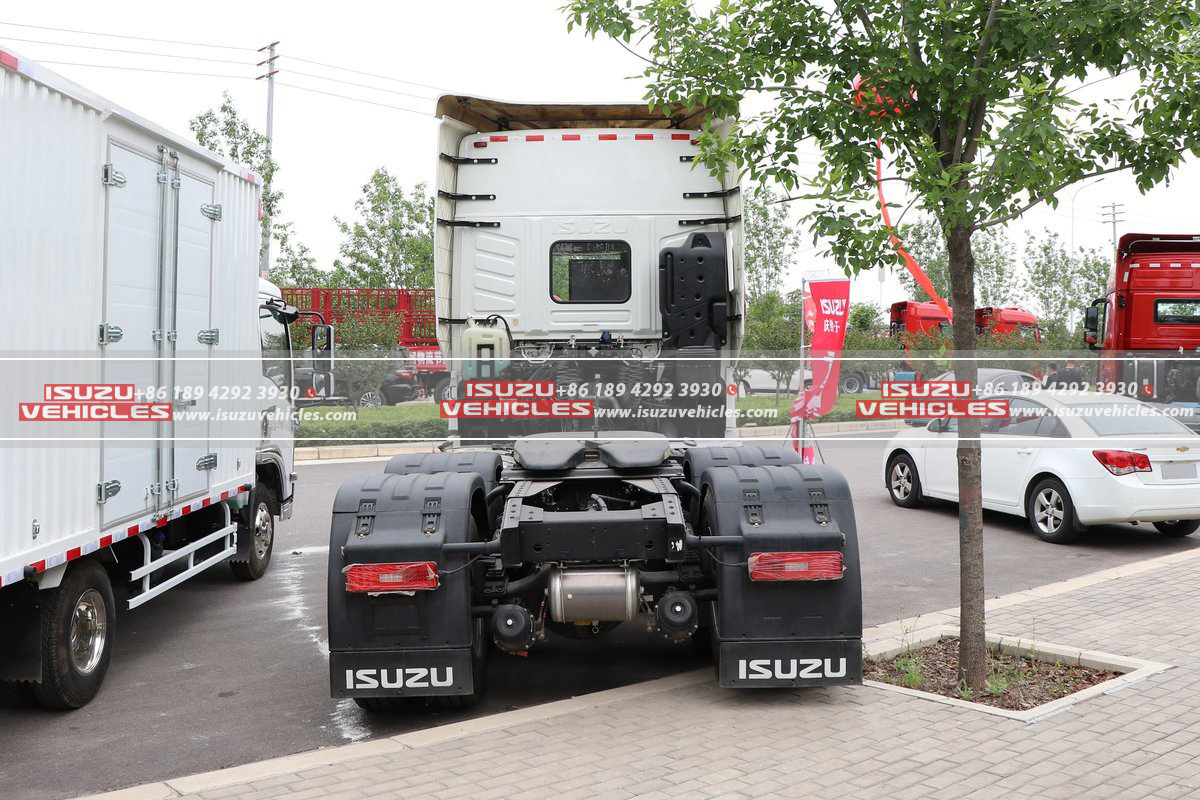 ISUZU GIGA 64 Tractor Truck Back Side ISUZU GIGA 64 Tractor Truck Back Side