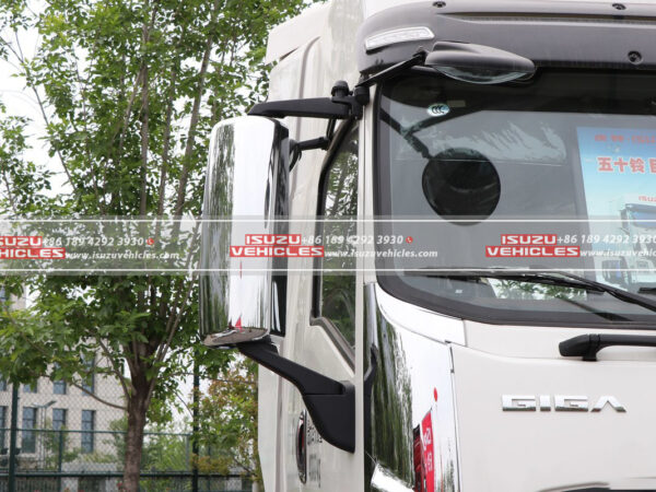 ISUZU GIGA 64 Tractor Truck Details