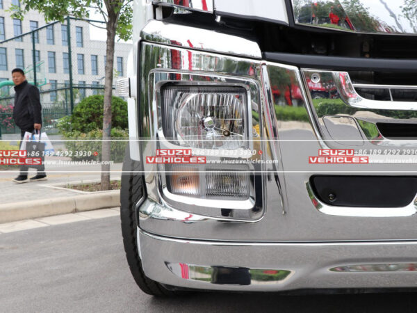 ISUZU GIGA 64 Tractor Truck Left Details