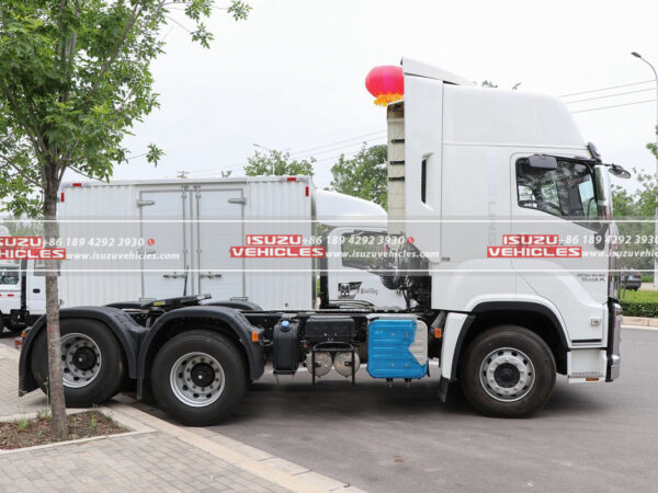 ISUZU GIGA 64 Tractor Truck Left Side