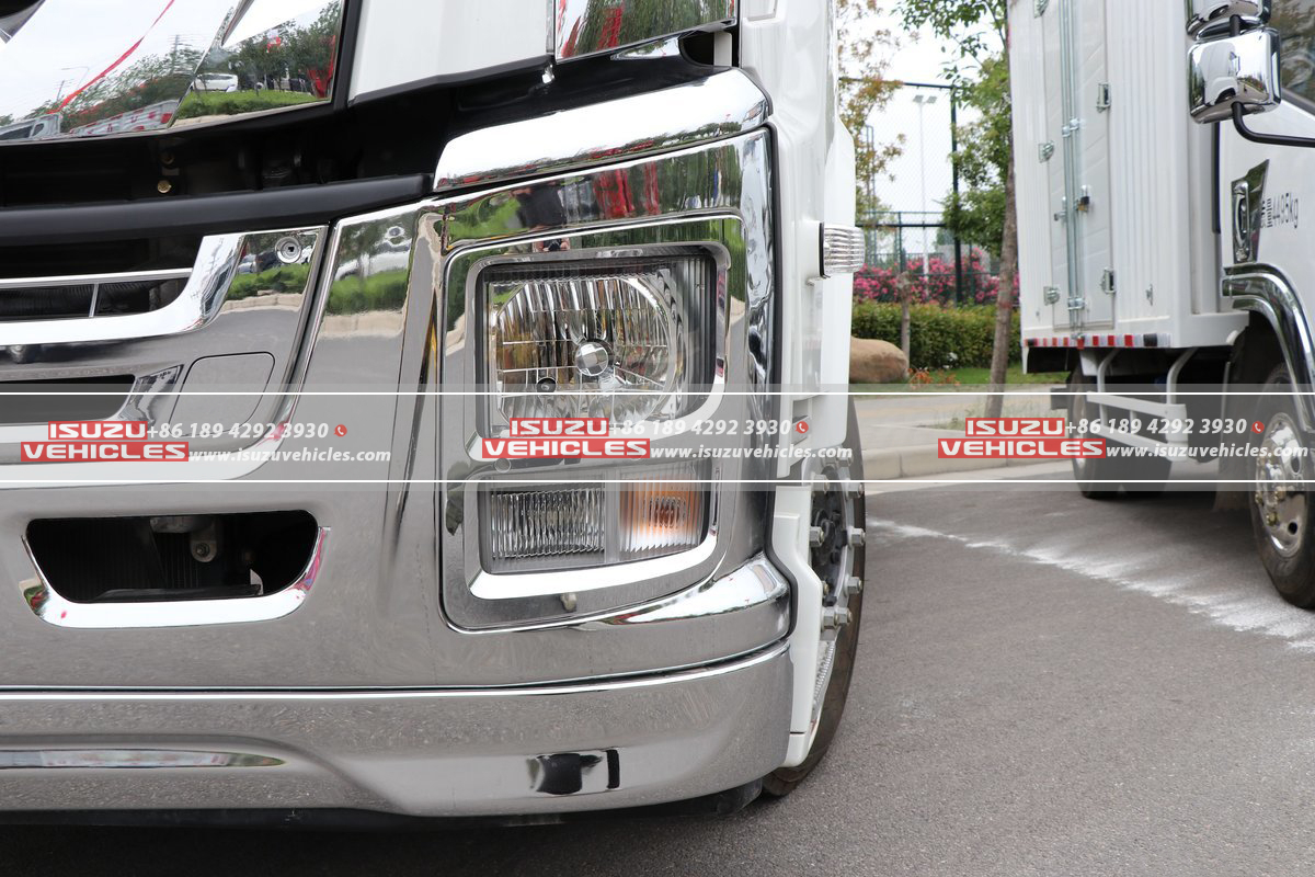 ISUZU GIGA 64 Tractor Truck Right Details ISUZU GIGA 64 Tractor Truck Right Details
