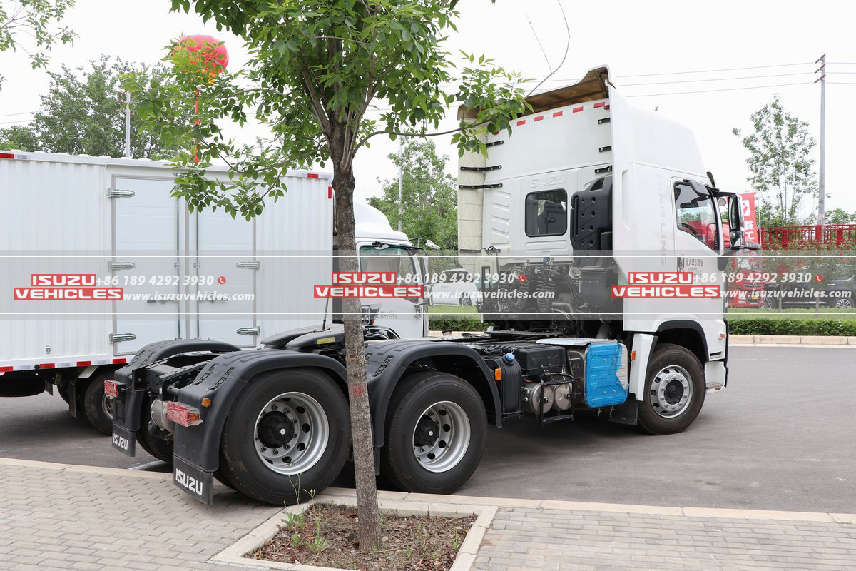 ISUZU GIGA 64 Tractor Truck Side ISUZU GIGA 64 Tractor Truck Side