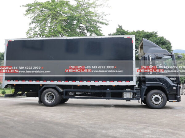 ISUZU GIGA 7.6 Meter Van Box Truck Box