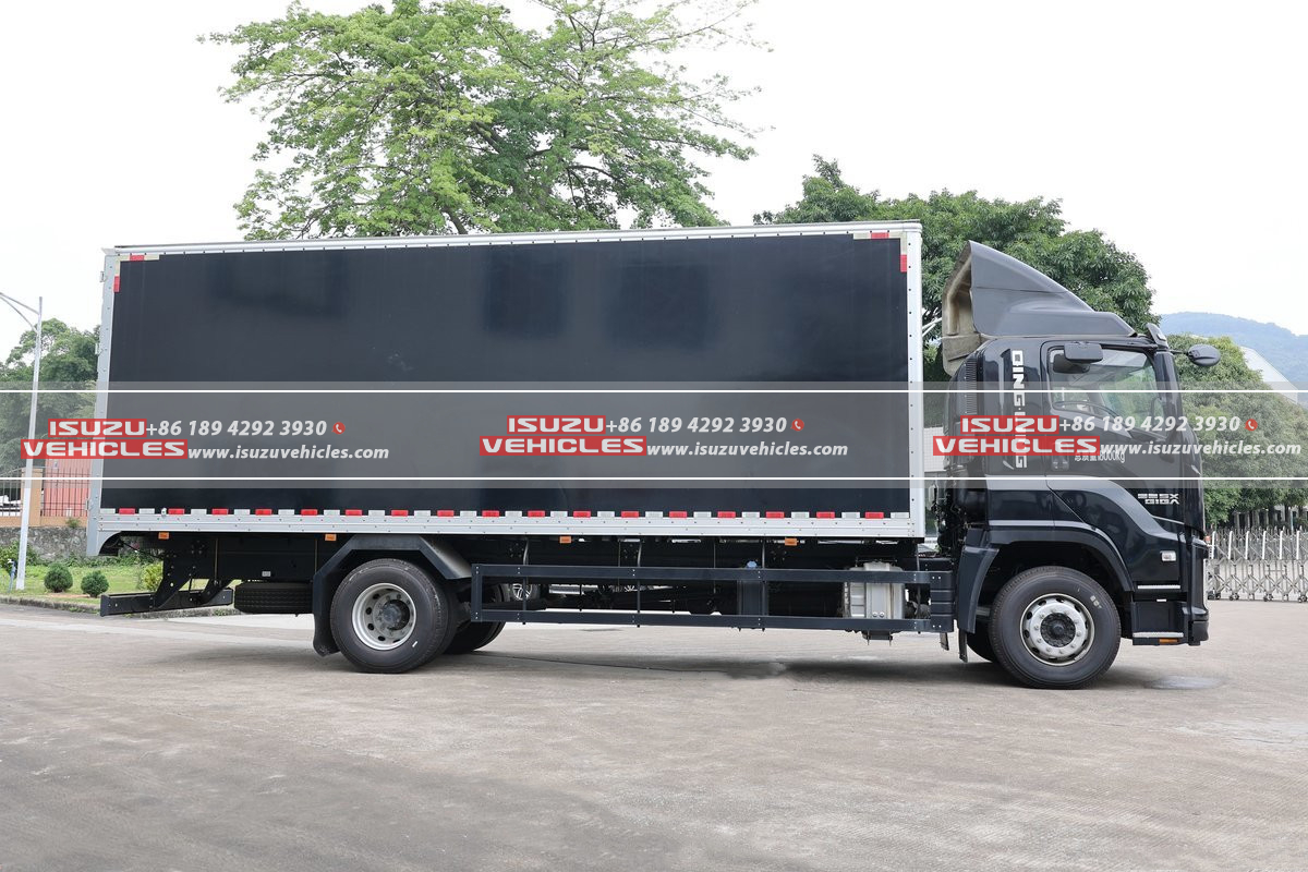 ISUZU GIGA 7.6 Meter Van Box Truck Box ISUZU GIGA 7.6 Meter Van Box Truck Box