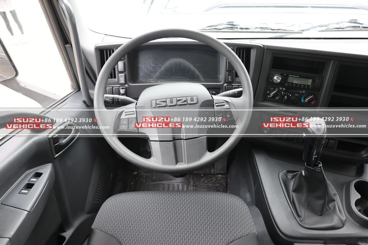 ISUZU GIGA 7.6 Meter Van Box Truck Dashboard ISUZU GIGA 7.6 Meter Van Box Truck Dashboard