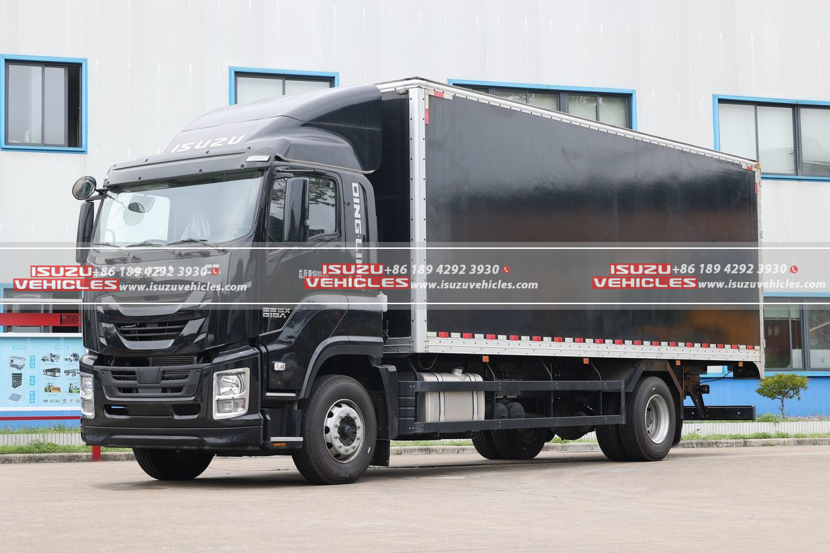 ISUZU GIGA 7.6 Meter Van Box Truck Side ISUZU GIGA 7.6 Meter Van Box Truck Side
