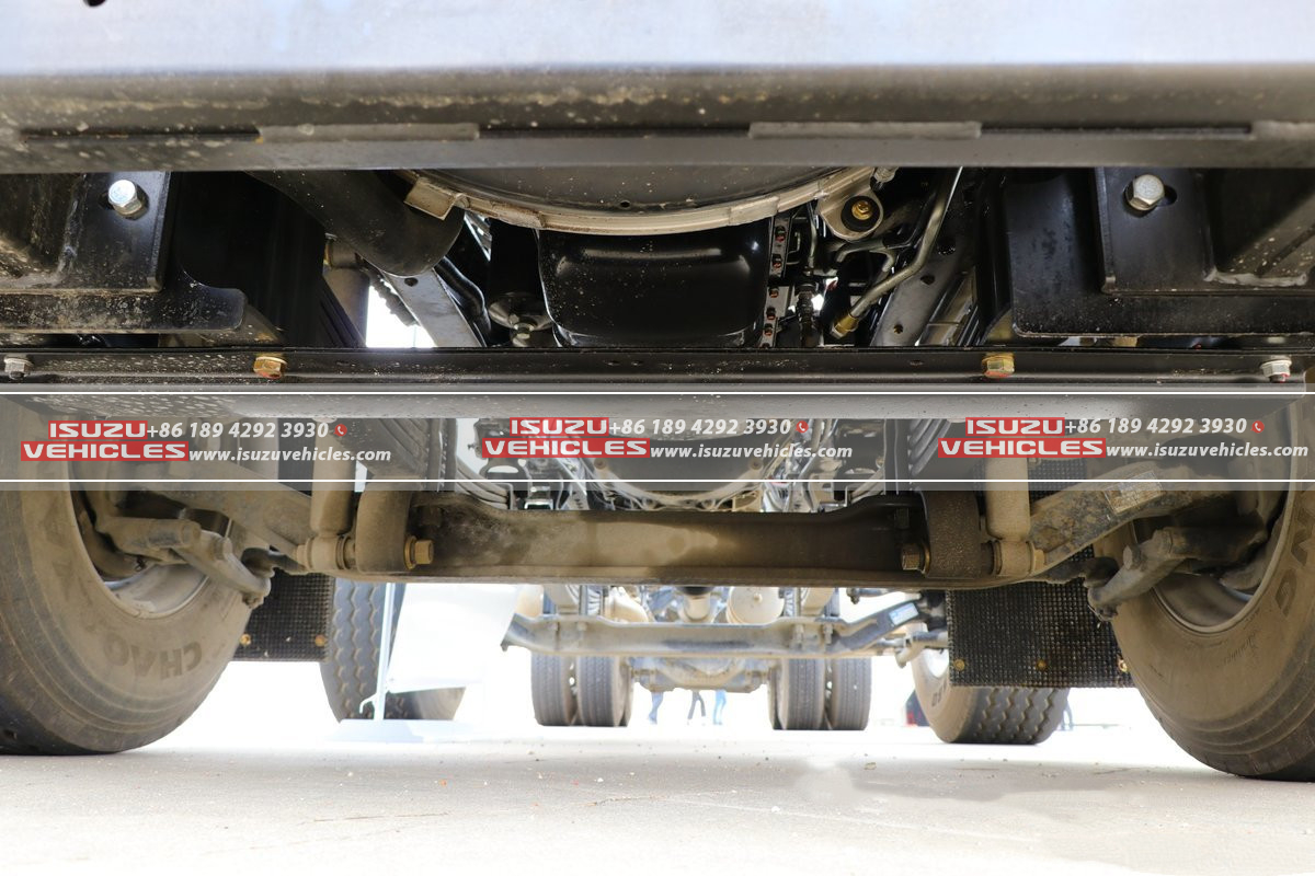 ISUZU GIGA 8X4 520 Horsepower Truck Chassis Down ISUZU GIGA 8X4 520 Horsepower Truck Chassis Down