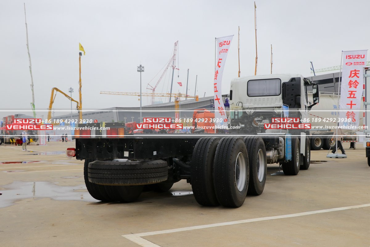 ISUZU GIGA 8X4 520 Horsepower Truck Chassis Right