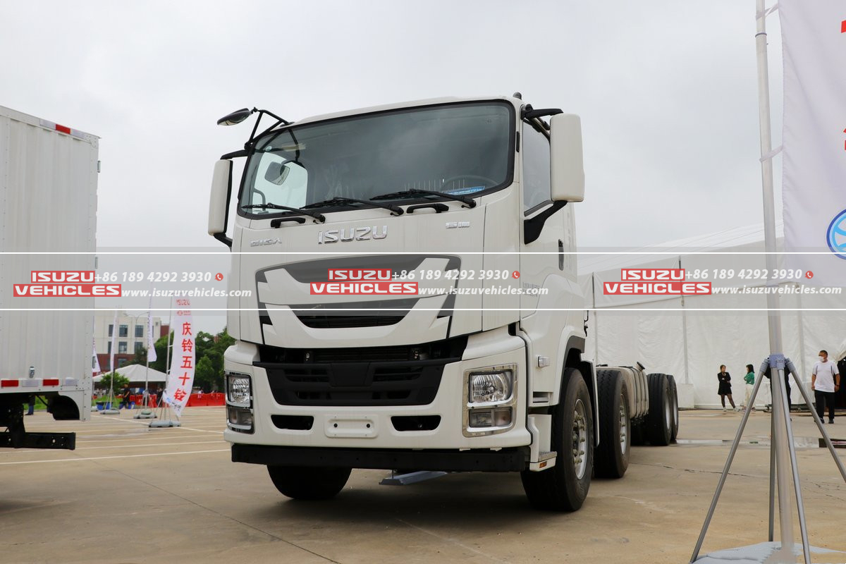 ISUZU GIGA 8X4 520 Horsepower Truck Chassis Side ISUZU GIGA 8X4 520 Horsepower Truck Chassis Side