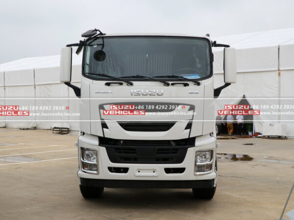 ISUZU GIGA 8X4 520 Horsepower Truck Chassis Tractor