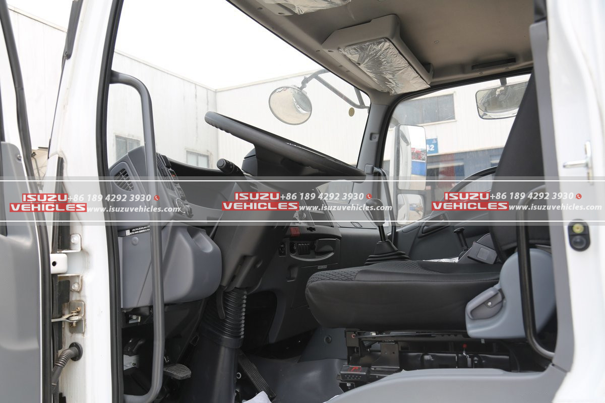 ISUZU GIGA 9.7 Meter Van Box Truck Cab ISUZU GIGA 9.7 Meter Van Box Truck Cab