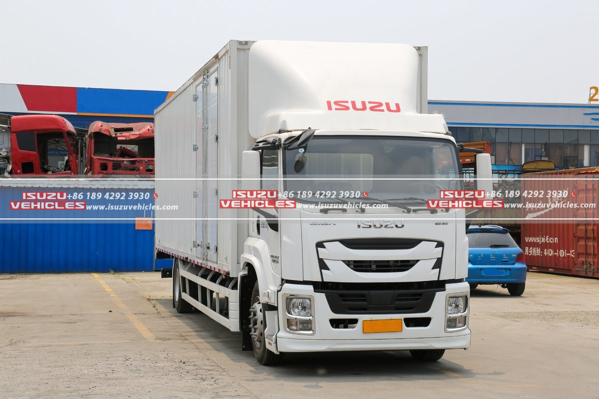 ISUZU GIGA 9.7 Meter Van Box Truck ISUZU GIGA 9.7 Meter Van Box Truck