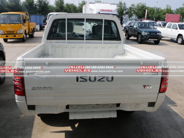 ISUZU T17 3.0T 4X4 Pickup Truck Back